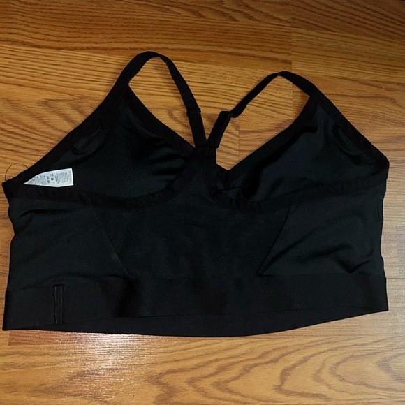 Nike Womens Plus Sports Bra - Picture 5 of 5